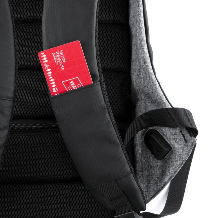 Mochila Koneit Conexión USB. Bolsillo Acolchado para Portátil y Tablet. Parte Trasera y Cintas Acolchadas. Cierre Seguridad Incluido