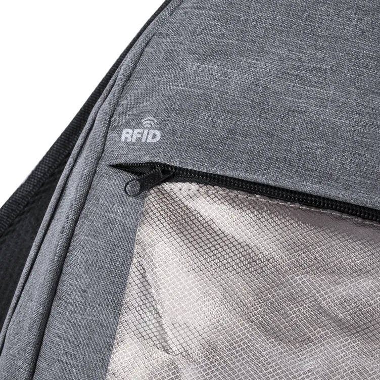 Mochila Rigal Protector RFID. Conexión USB. Parte Trasera y Cintas Acolchadas