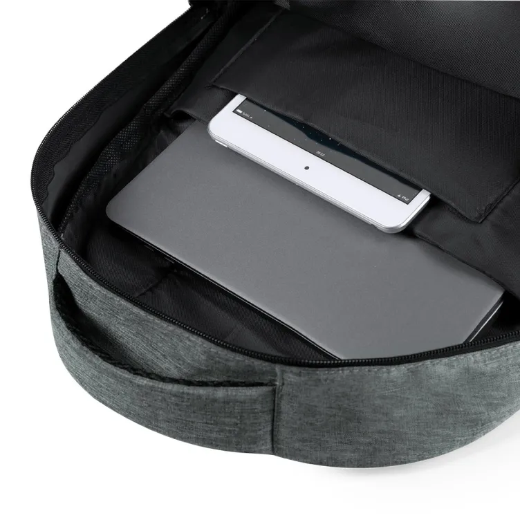 Mochila Mispat Conexión USB. Bolsillo Acolchado para Portátil y Tablet. Parte Trasera y Cintas Acolchadas