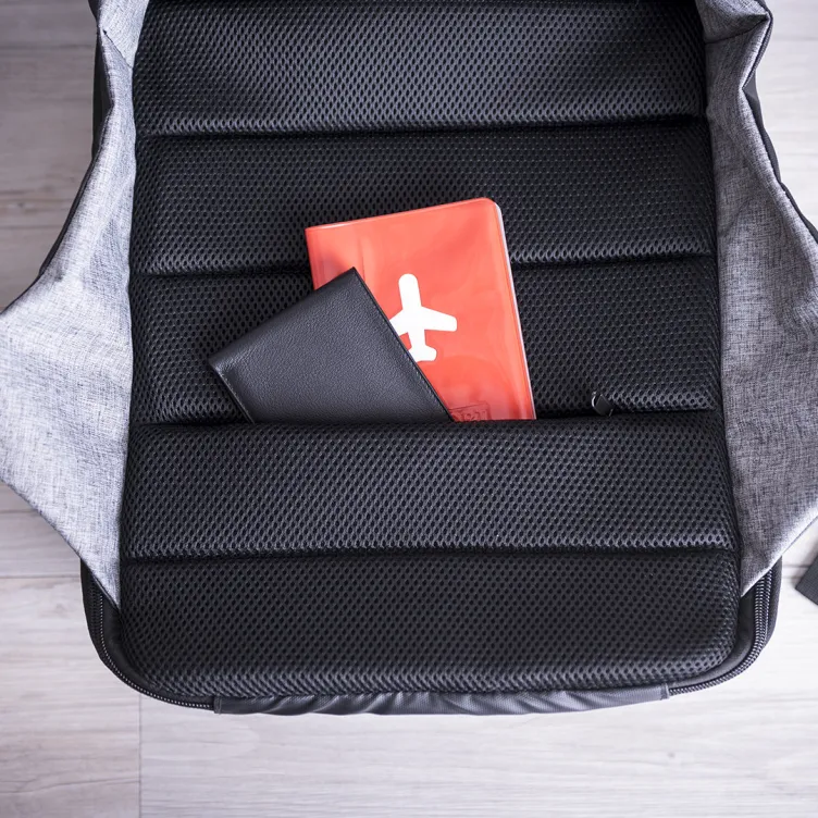 Mochila Antirrobo Biltrix Conexión USB. Bolsillo Acolchado para Portátil y Tablet. Parte Trasera y Cintas Acolchadas